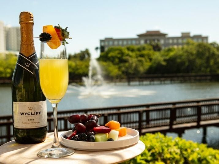 Luna Restaurant & Lounge, Florida