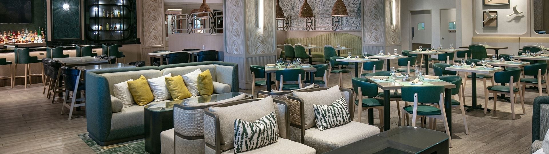 Luna Lux Restaurant & Lounge, Florida - About Us